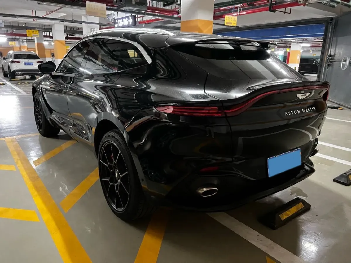 2022 Aston Martin DBX 3.0T 435HP L6 9AT,autocango,china used car exporter,china ev exporter,chinese used car exporter,chinese used ev exporter