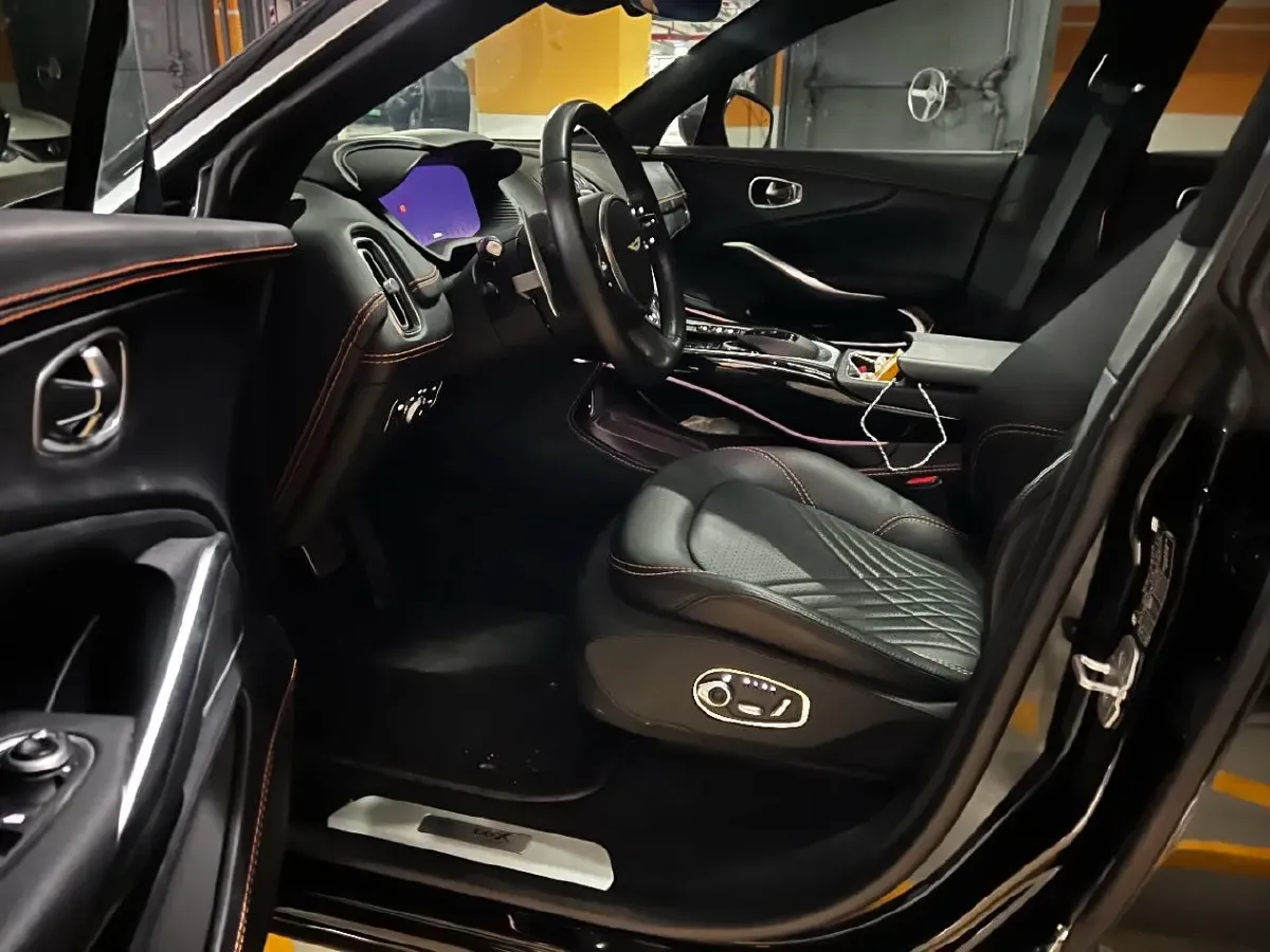 2022 Aston Martin DBX 3.0T 435HP L6 9AT,autocango,china used car exporter,china ev exporter,chinese used car exporter,chinese used ev exporter