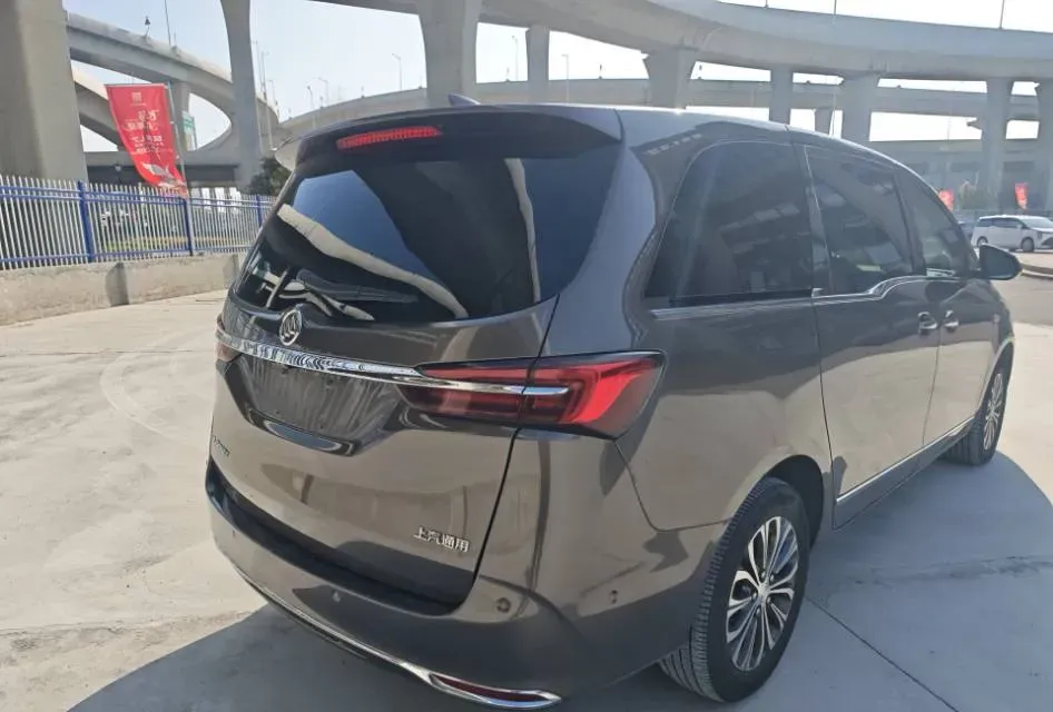 2022 Buick GL8 2.0T 237HP L4 9AT,autocango,china used car exporter,china ev exporter,chinese used car exporter,chinese used ev exporter