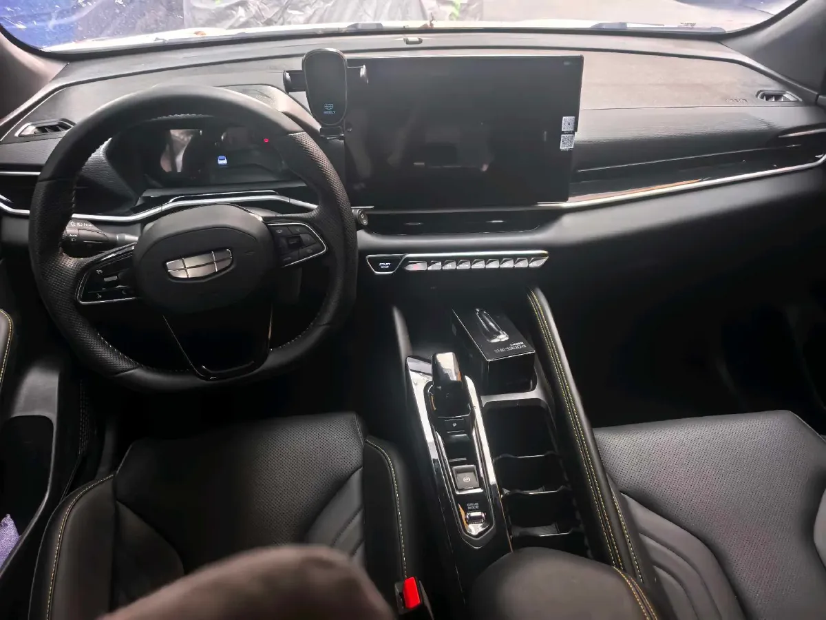 2025 Geely Coolray 1.5T 181HP L4 7DCT,autocango,china used car exporter,china ev exporter,chinese used car exporter,chinese used ev exporter