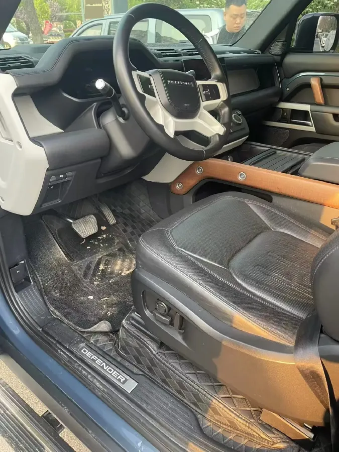 2022 Land Rover Defender 2.0T 300HP L4 8AT,autocango,china used car exporter,china ev exporter,chinese used car exporter,chinese used ev exporter