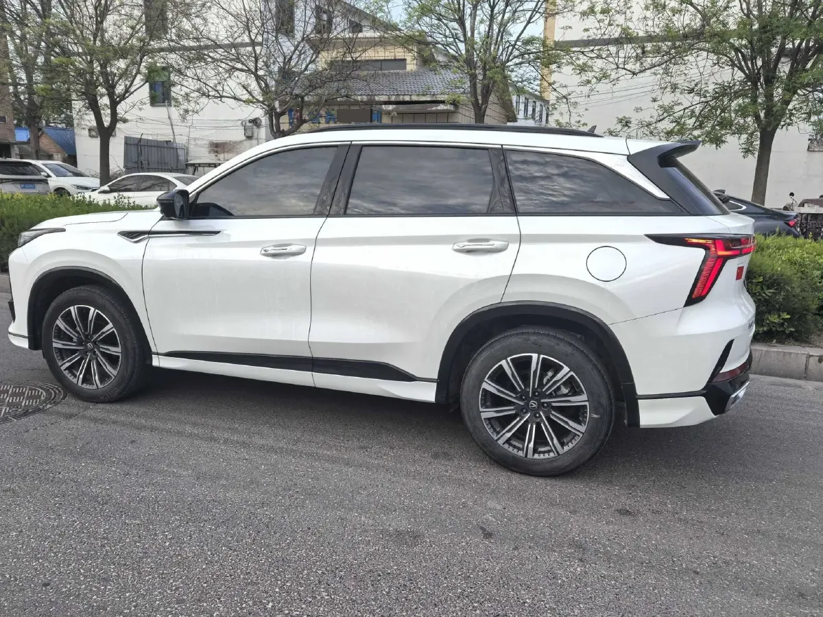 2024 ChangAn CS75 Plus 1.5T 188HP L4 8AT,autocango,china used car exporter,china ev exporter,chinese used car exporter,chinese used ev exporter