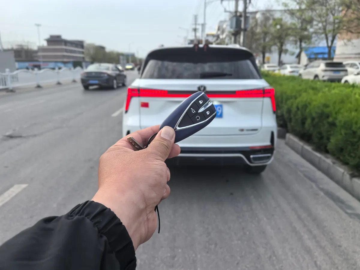 2024 ChangAn CS75 Plus 1.5T 188HP L4 8AT,autocango,china used car exporter,china ev exporter,chinese used car exporter,chinese used ev exporter