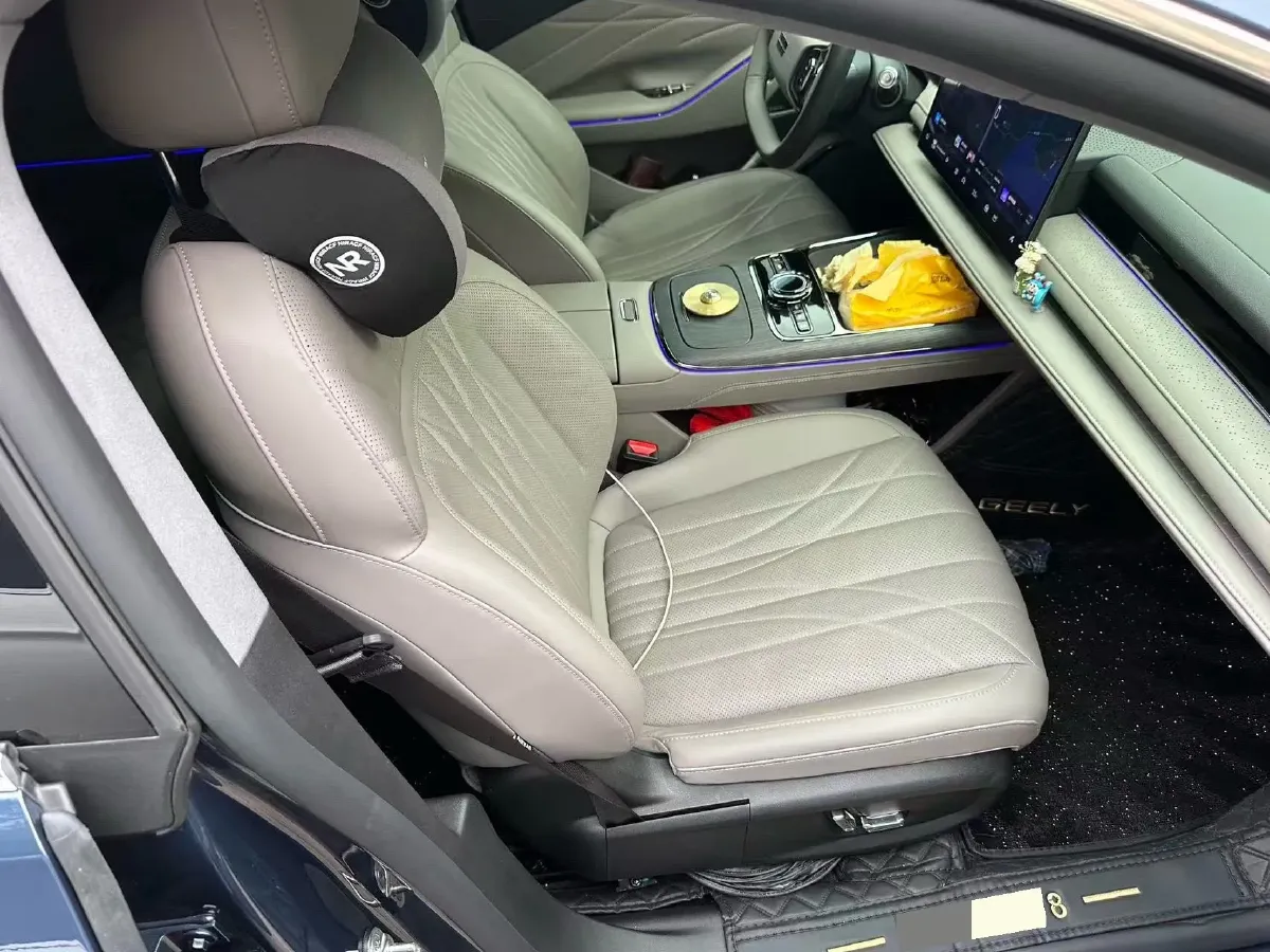 2025 Geely Galaxy Starshine 8 1.5L 112HP L4 1DHT PHEV,autocango,china used car exporter,china ev exporter,chinese used car exporter,chinese used ev exporter