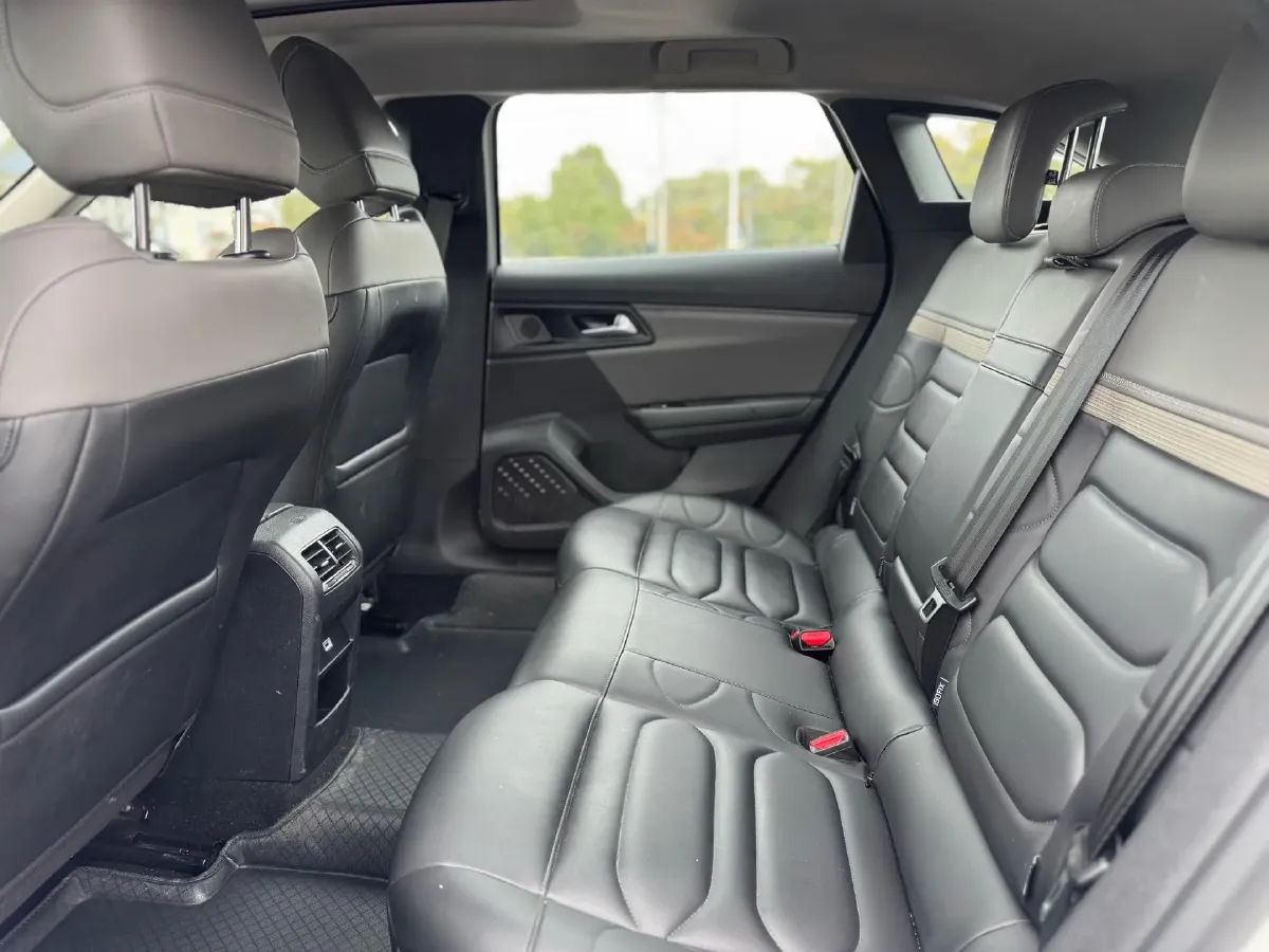 2021 Citroen C5 X 1.6T 175HP L4 8AT,autocango,china used car exporter,china ev exporter,chinese used car exporter,chinese used ev exporter