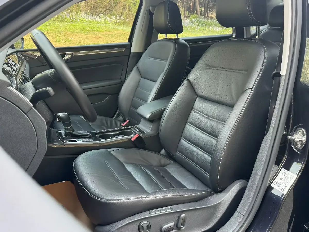 2017 Volkswagen Passat 1.8T 180HP L4 7DCT,autocango,china used car exporter,china ev exporter,chinese used car exporter,chinese used ev exporter