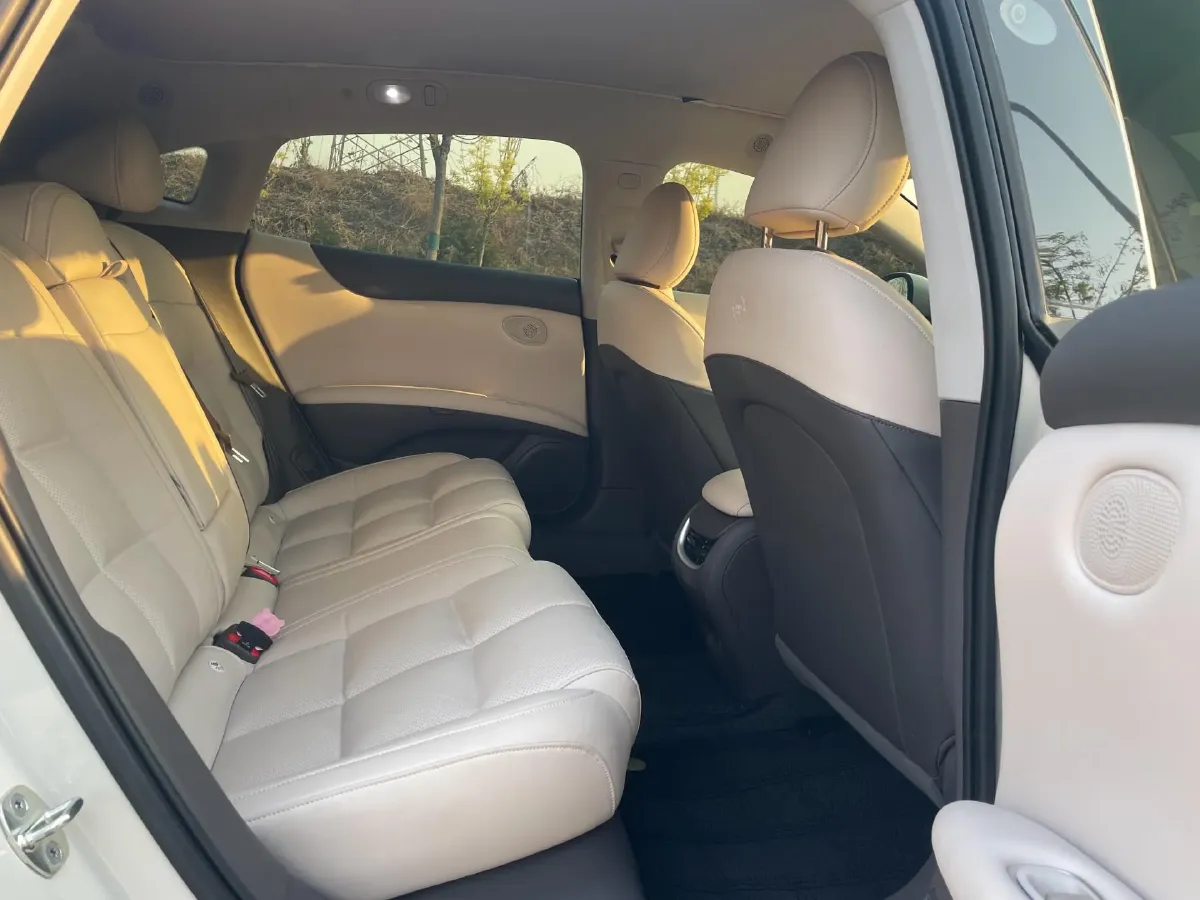 2024 IM L6 BEV 75KWH,autocango,china used car exporter,china ev exporter,chinese used car exporter,chinese used ev exporter