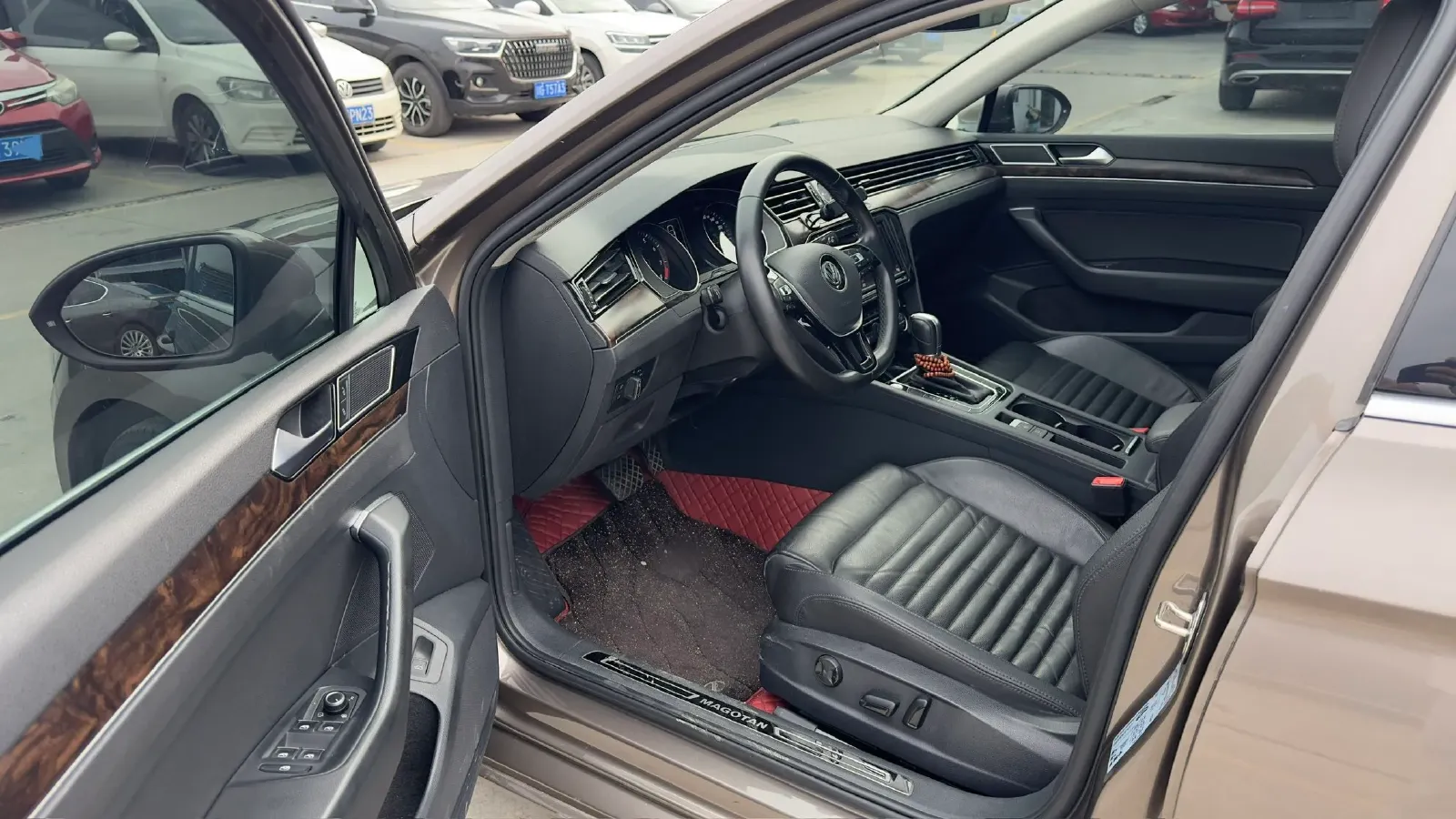 2019 Volkswagen Magotan 2.0T 186HP L4 7DCT,autocango,china used car exporter,china ev exporter,chinese used car exporter,chinese used ev exporter