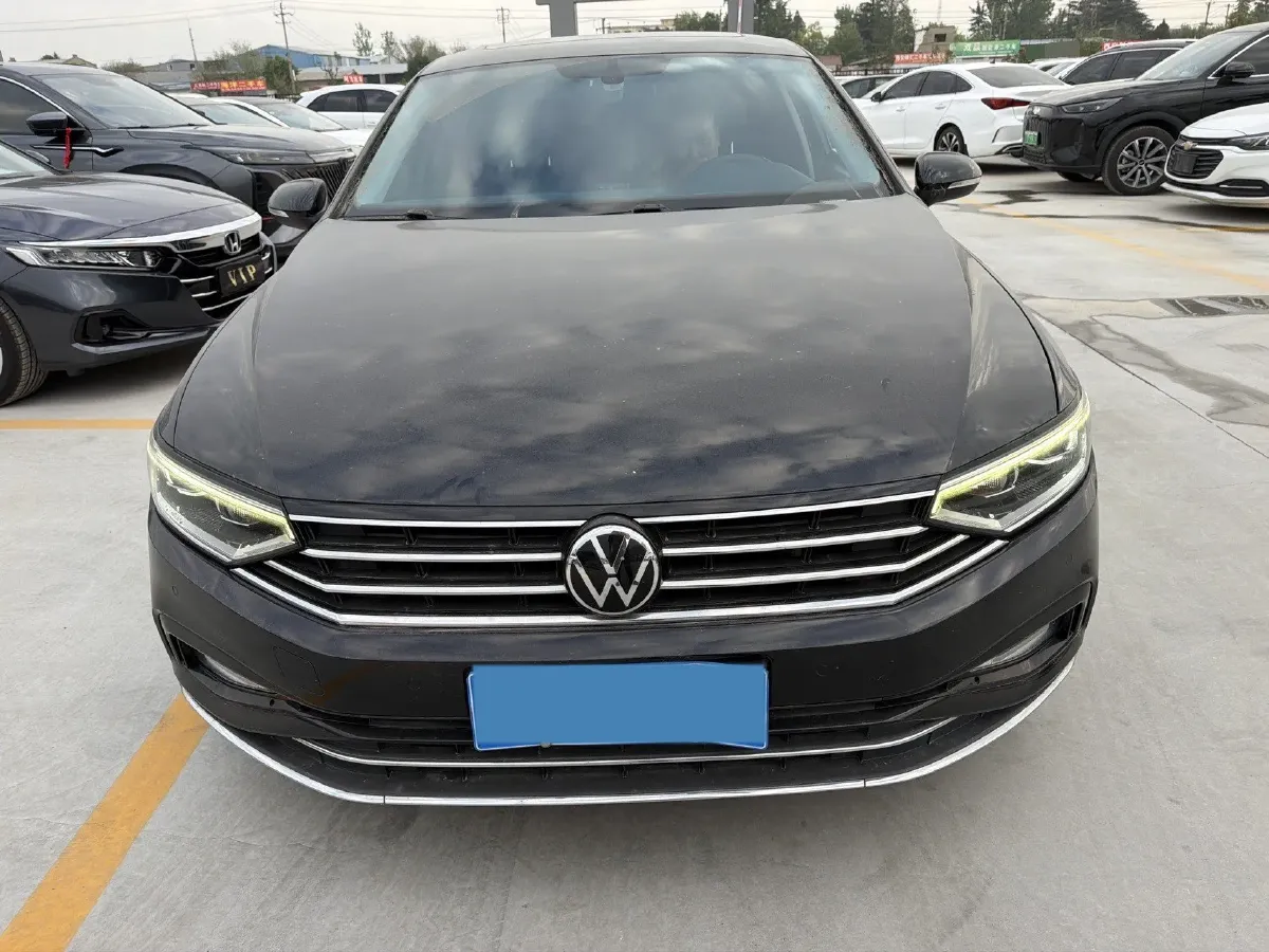 2020 Volkswagen Magotan 2.0T 186HP L4 7DCT,autocango,china used car exporter,china ev exporter,chinese used car exporter,chinese used ev exporter