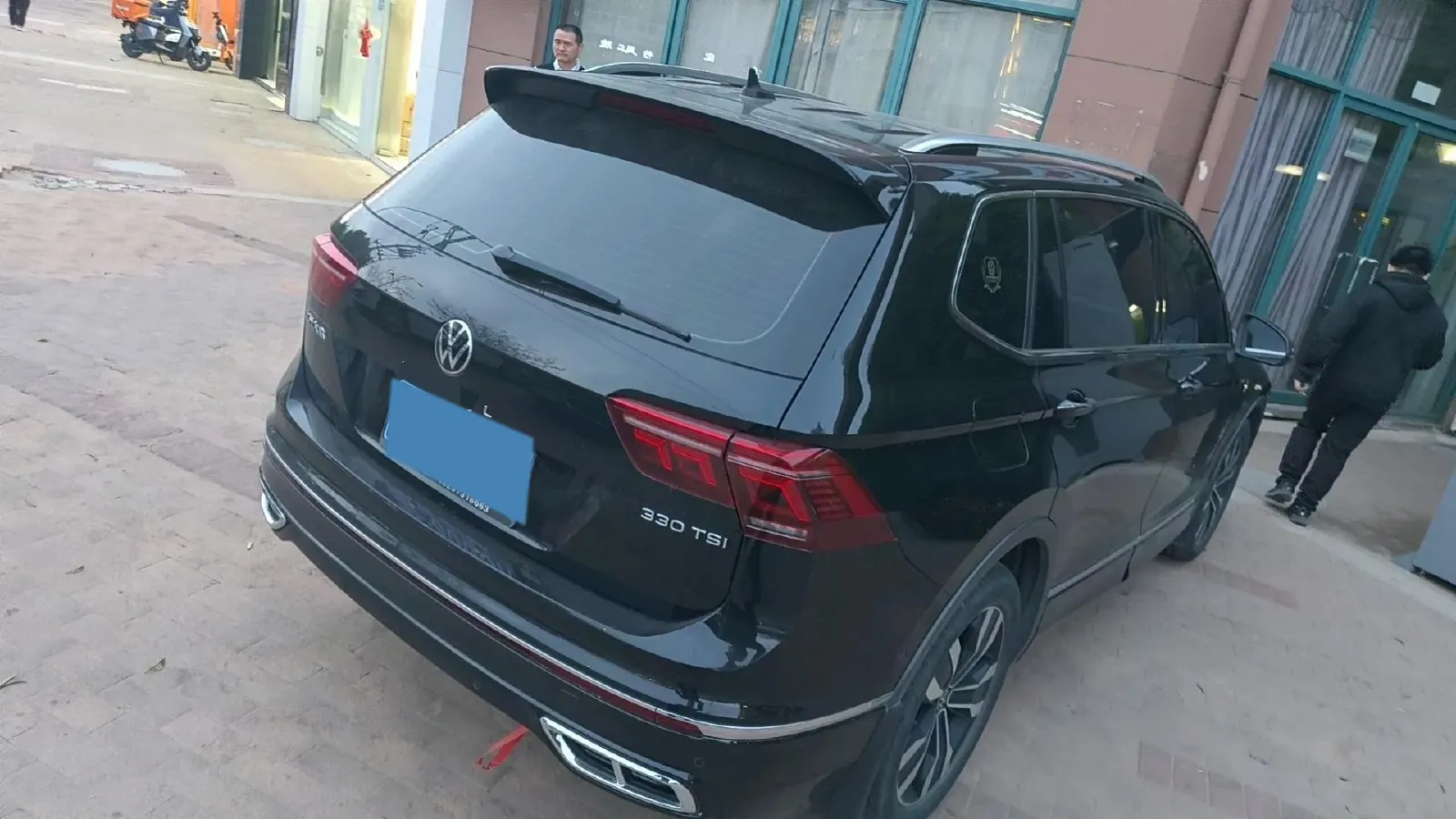 2023 Volkswagen Tiguan L 2.0T 186HP L4 7DCT,autocango,china used car exporter,china ev exporter,chinese used car exporter,chinese used ev exporter