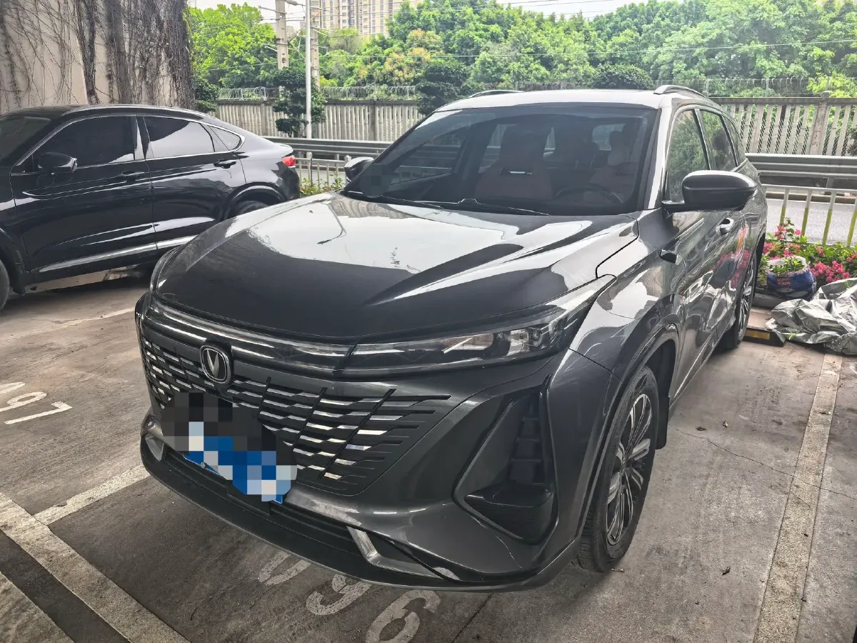 2023 ChangAn CS75 Plus 1.5T 188HP L4 8AT,autocango,china used car exporter,china ev exporter,chinese used car exporter,chinese used ev exporter