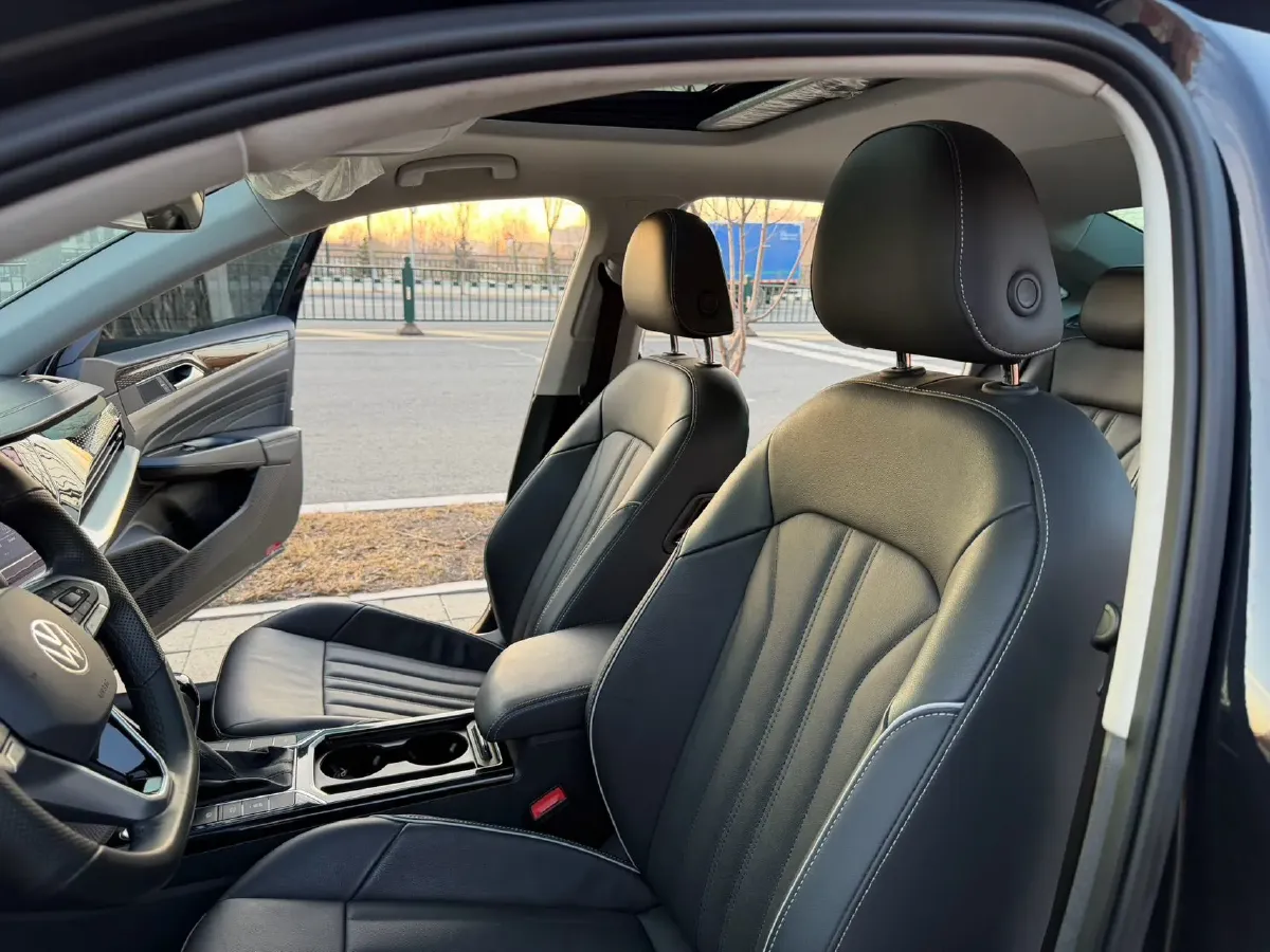 2022 Volkswagen Lamando 1.4T 150HP L4 7DCT,autocango,china used car exporter,china ev exporter,chinese used car exporter,chinese used ev exporter