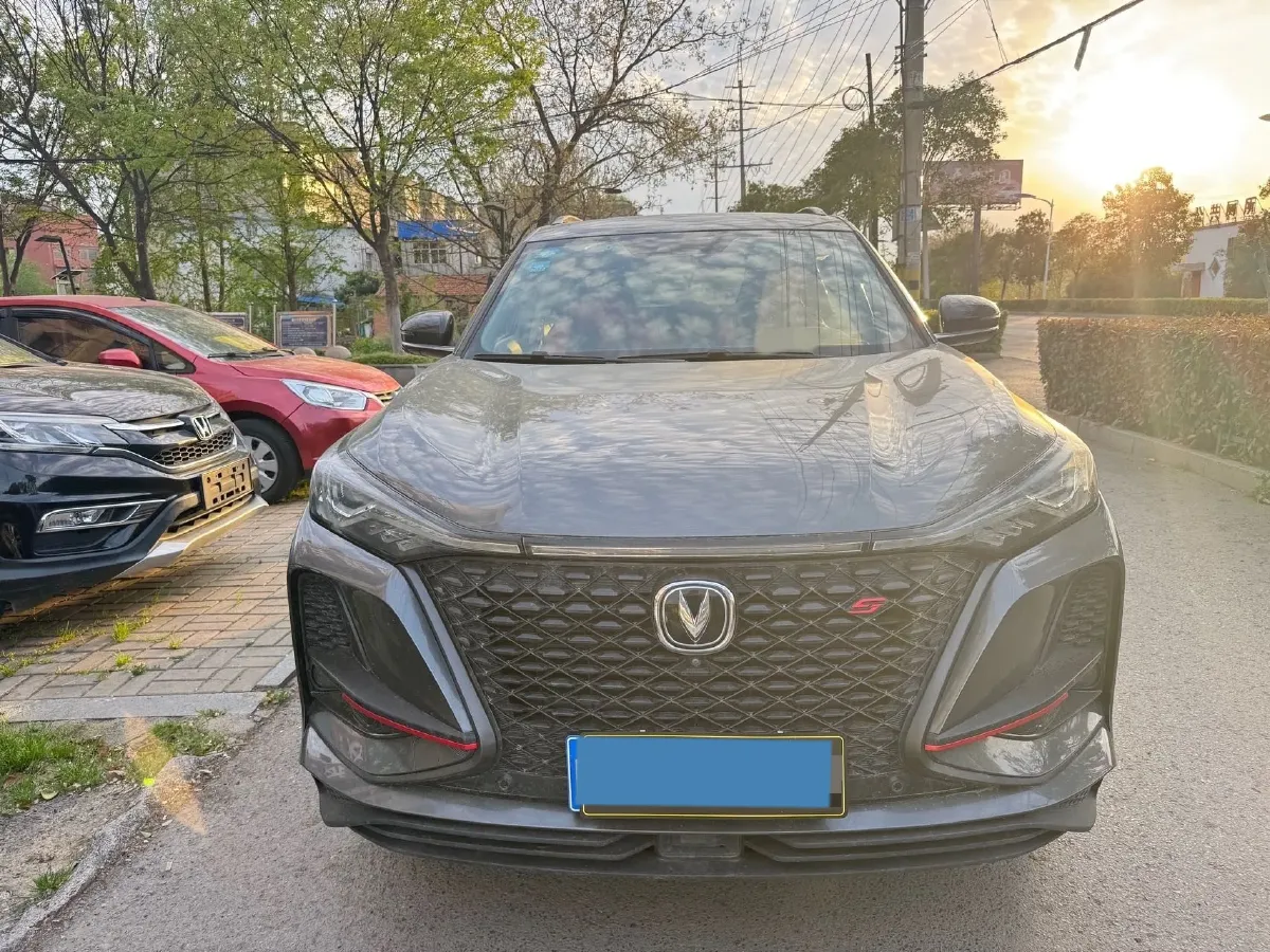 2021 ChangAn CS75 Plus 2.0T 233HP L4 8AT,autocango,china used car exporter,china ev exporter,chinese used car exporter,chinese used ev exporter