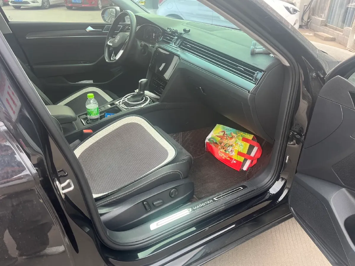 2023 Volkswagen Magotan 2.0T 186HP L4 7DCT,autocango,china used car exporter,china ev exporter,chinese used car exporter,chinese used ev exporter