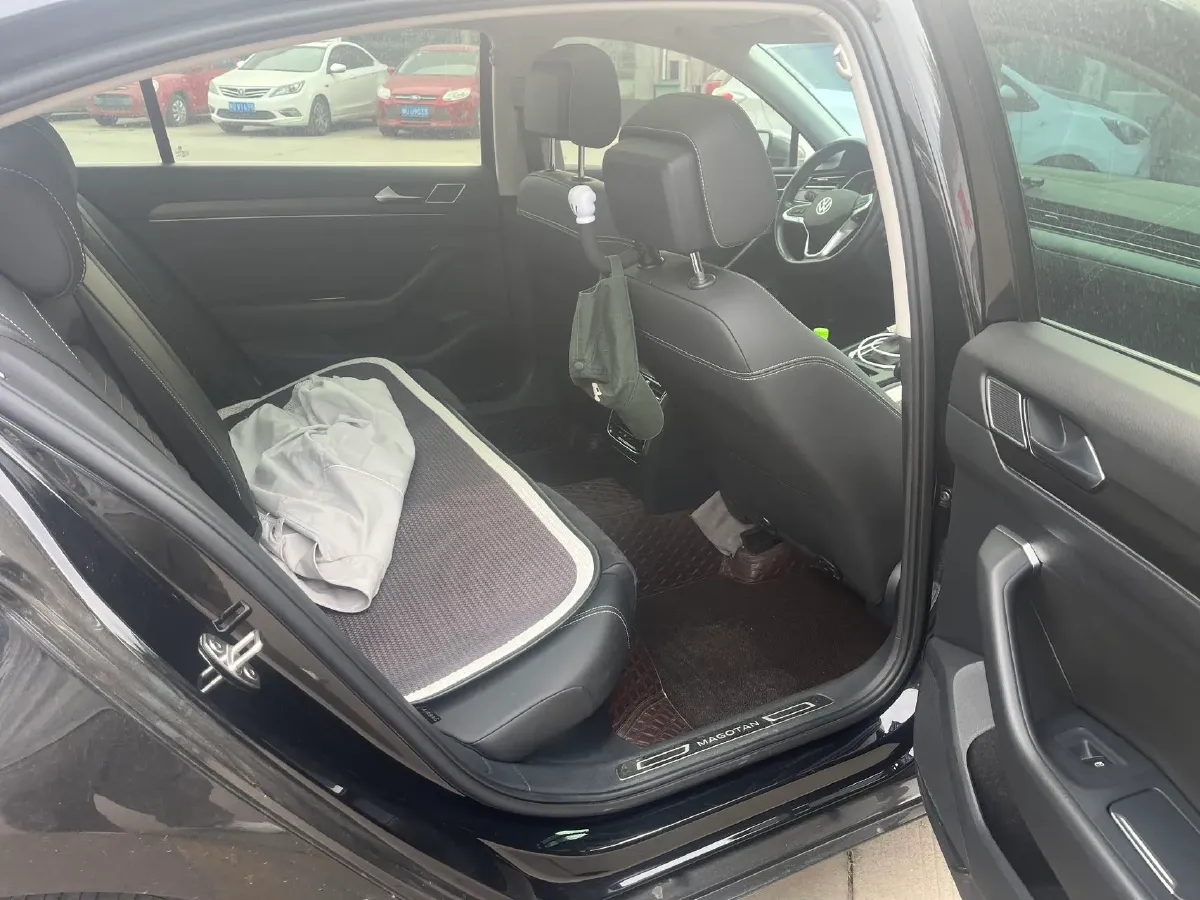 2023 Volkswagen Magotan 2.0T 186HP L4 7DCT,autocango,china used car exporter,china ev exporter,chinese used car exporter,chinese used ev exporter