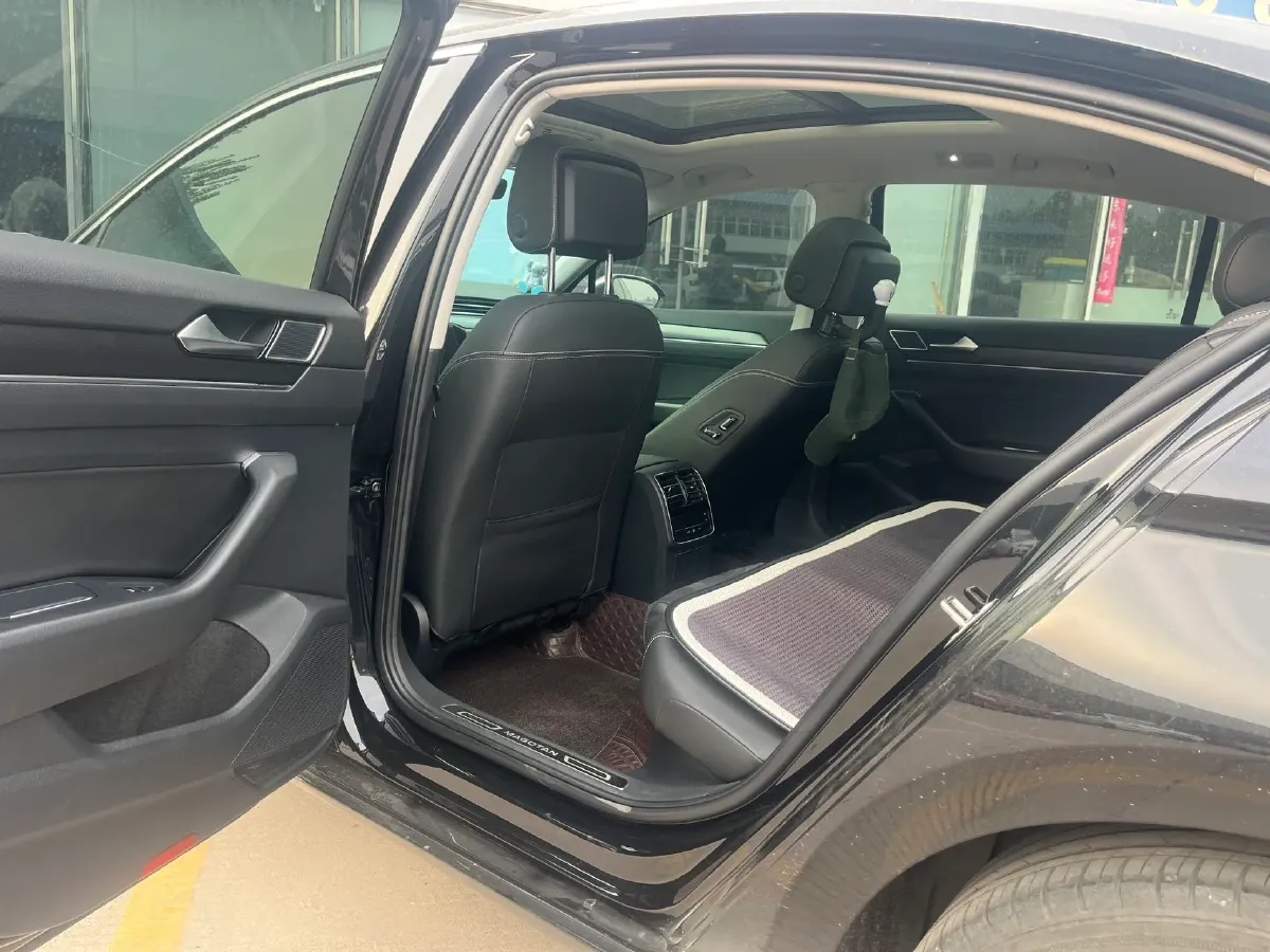 2023 Volkswagen Magotan 2.0T 186HP L4 7DCT,autocango,china used car exporter,china ev exporter,chinese used car exporter,chinese used ev exporter