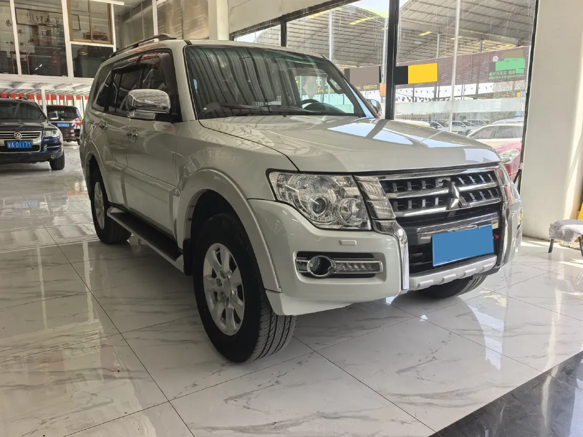2016 Mitsubishi Pajero 3.0L 174HP V6 5AT,autocango,china used car exporter,china ev exporter,chinese used car exporter,chinese used ev exporter