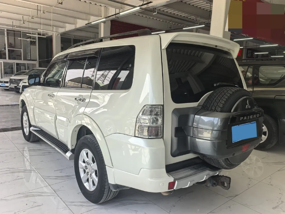 2016 Mitsubishi Pajero 3.0L 174HP V6 5AT,autocango,china used car exporter,china ev exporter,chinese used car exporter,chinese used ev exporter