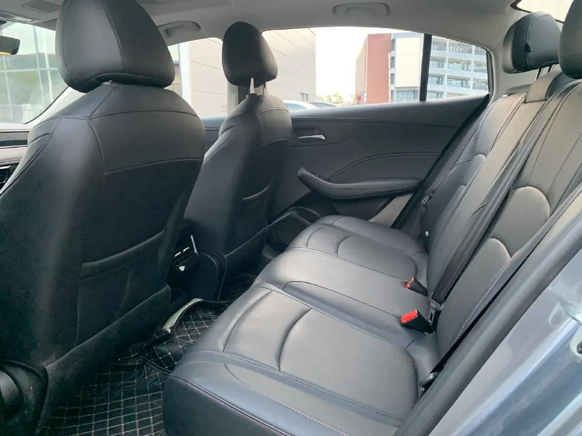 2023 Roewe i5 1.5L 129HP L4 CVT,autocango,china used car exporter,china ev exporter,chinese used car exporter,chinese used ev exporter