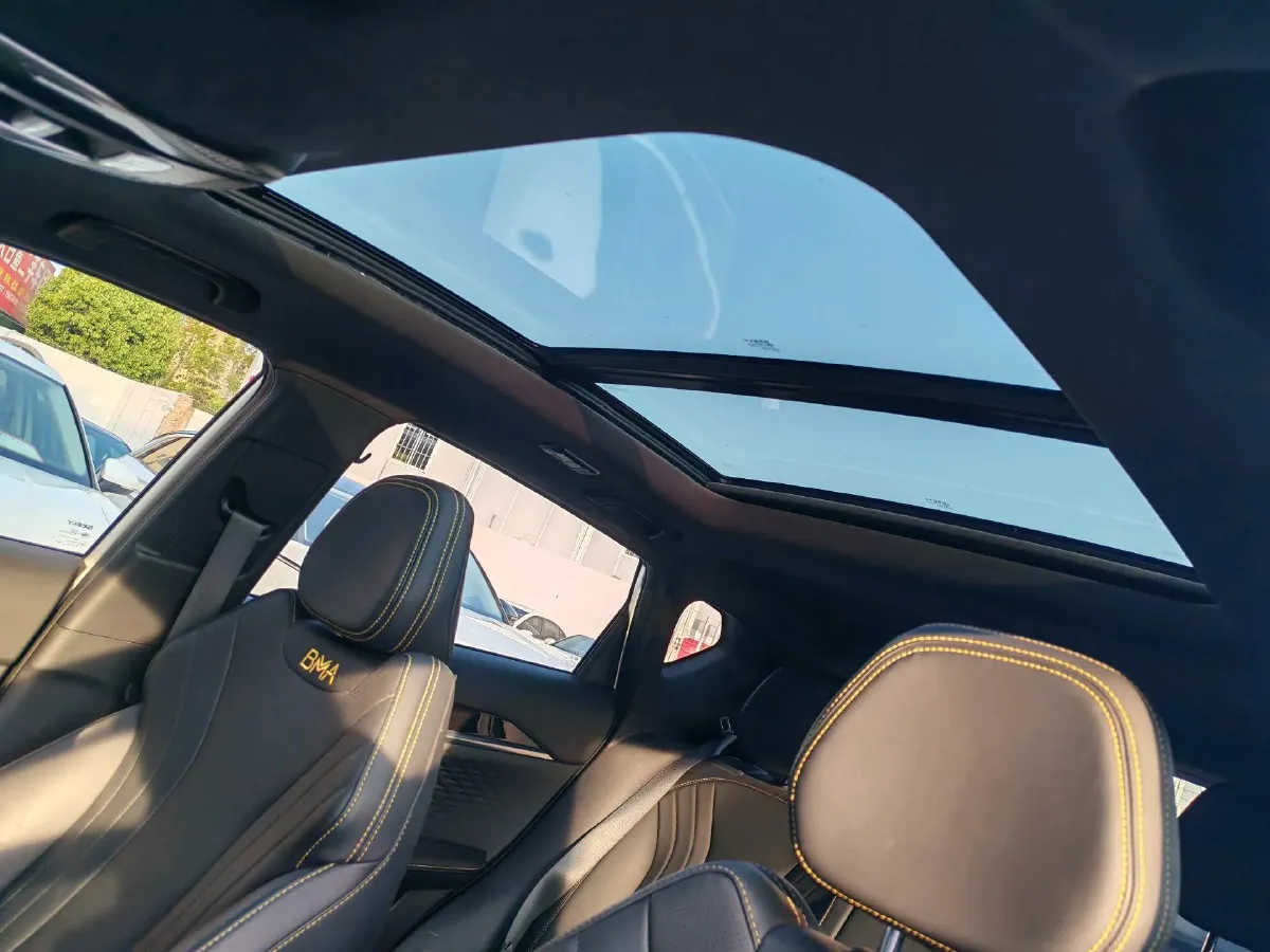 2025 Geely Coolray 1.5T 181HP L4 7DCT,autocango,china used car exporter,china ev exporter,chinese used car exporter,chinese used ev exporter