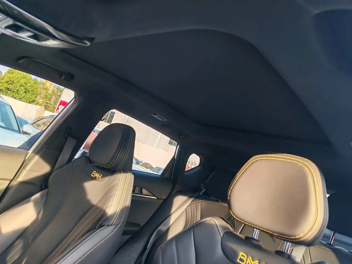 2025 Geely Coolray 1.5T 181HP L4 7DCT,autocango,china used car exporter,china ev exporter,chinese used car exporter,chinese used ev exporter