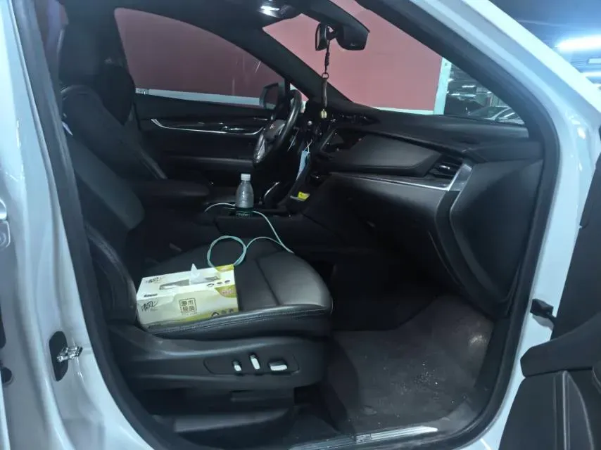 2022 Cadillac XT5 2.0T 237HP L4 9AT,autocango,china used car exporter,china ev exporter,chinese used car exporter,chinese used ev exporter