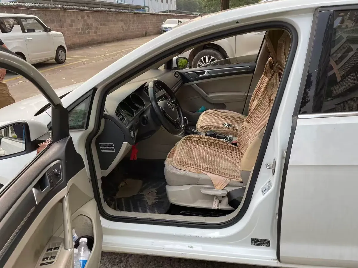 2015 Volkswagen Golf 1.4T 131HP L4 7DCT,autocango,china used car exporter,china ev exporter,chinese used car exporter,chinese used ev exporter