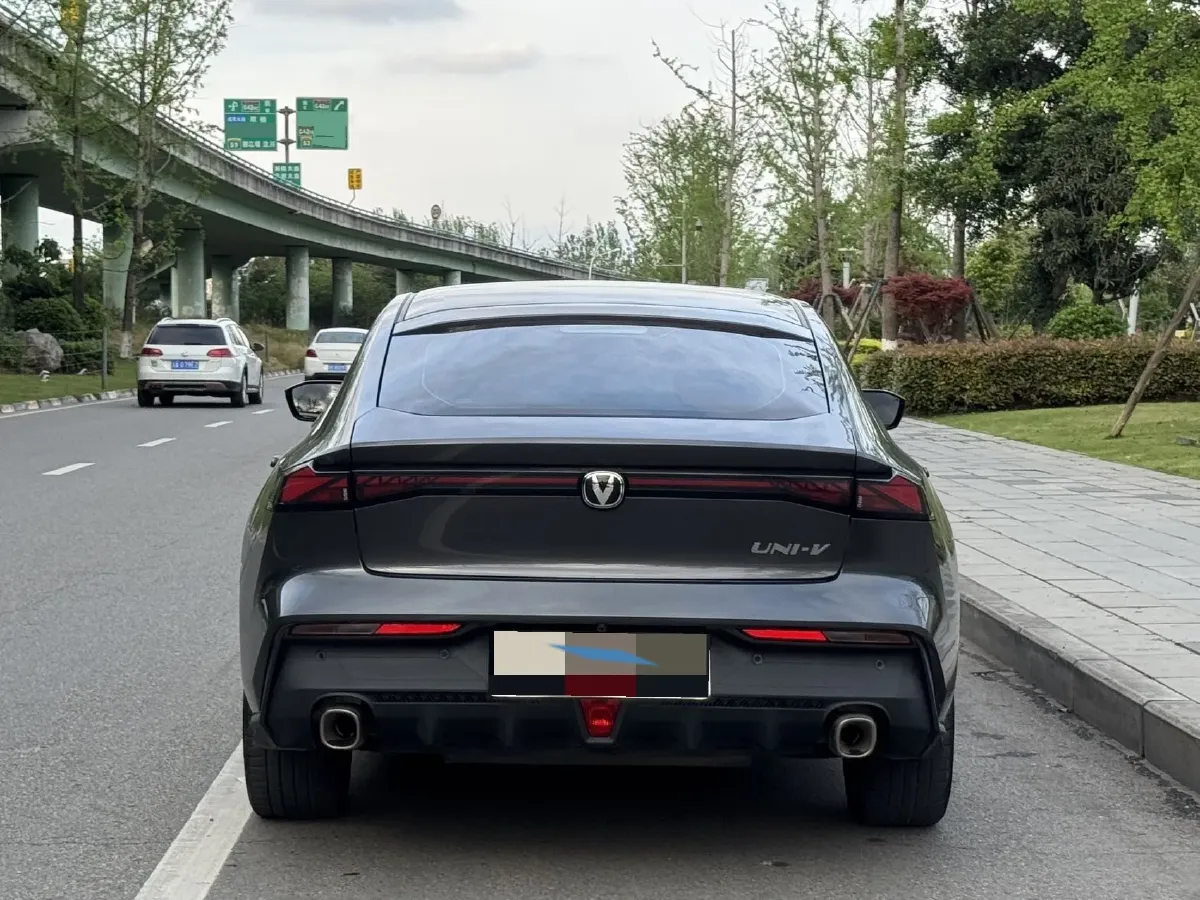 2023 ChangAn UNI-V iDD 1.5T 170HP L4 6TCT PHEV 18.4KWH,autocango,china used car exporter,china ev exporter,chinese used car exporter,chinese used ev exporter