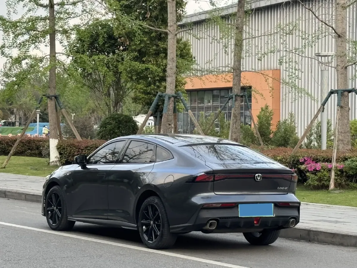 2023 ChangAn UNI-V iDD 1.5T 170HP L4 6TCT PHEV 18.4KWH,autocango,china used car exporter,china ev exporter,chinese used car exporter,chinese used ev exporter