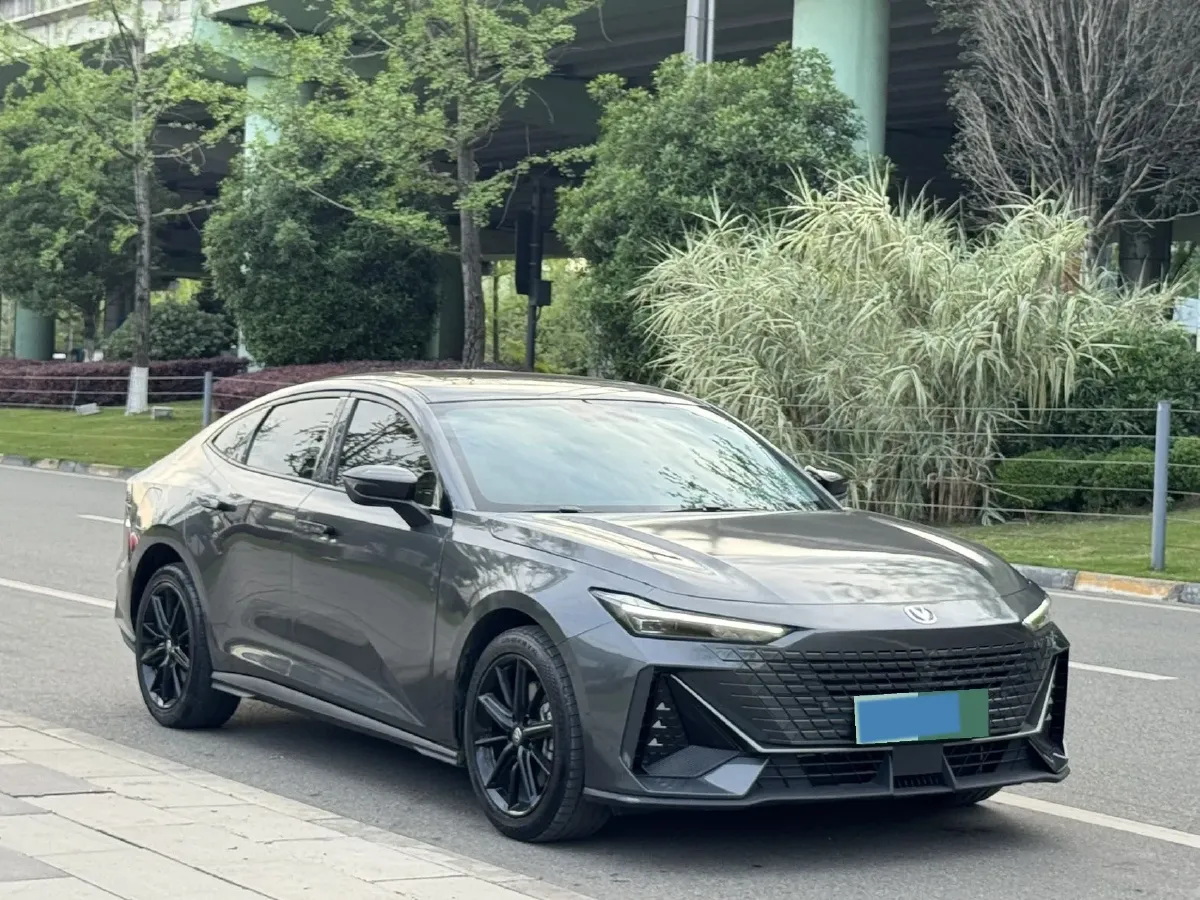 2023 ChangAn UNI-V iDD 1.5T 170HP L4 6TCT PHEV 18.4KWH,autocango,china used car exporter,china ev exporter,chinese used car exporter,chinese used ev exporter