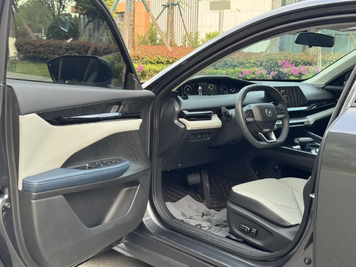 2023 ChangAn UNI-V iDD 1.5T 170HP L4 6TCT PHEV 18.4KWH,autocango,china used car exporter,china ev exporter,chinese used car exporter,chinese used ev exporter