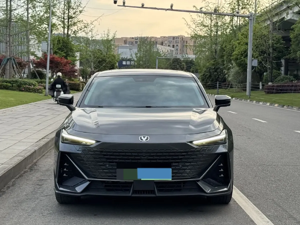 2023 ChangAn UNI-V iDD 1.5T 170HP L4 6TCT PHEV 18.4KWH,autocango,china used car exporter,china ev exporter,chinese used car exporter,chinese used ev exporter