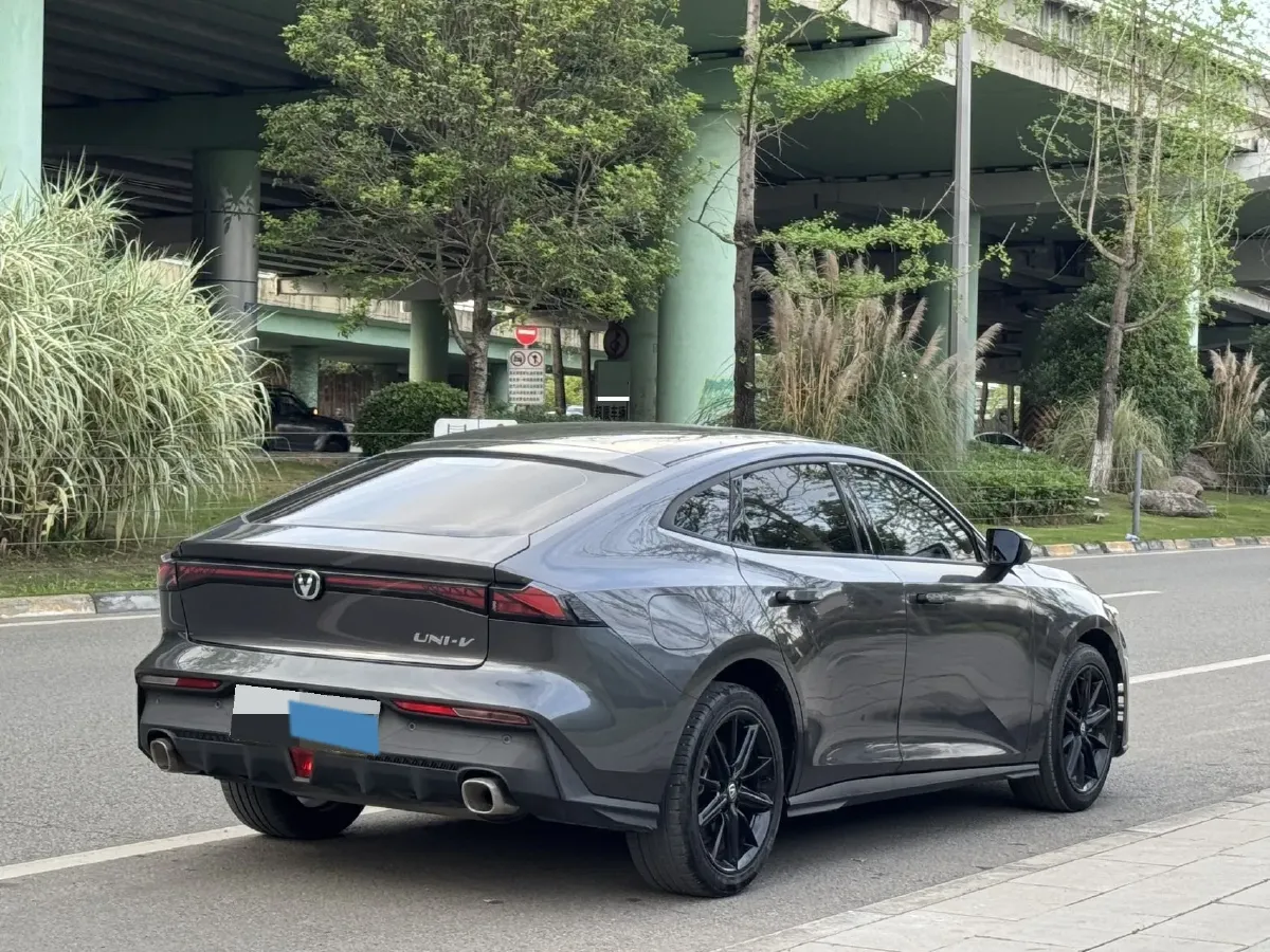 2023 ChangAn UNI-V iDD 1.5T 170HP L4 6TCT PHEV 18.4KWH,autocango,china used car exporter,china ev exporter,chinese used car exporter,chinese used ev exporter