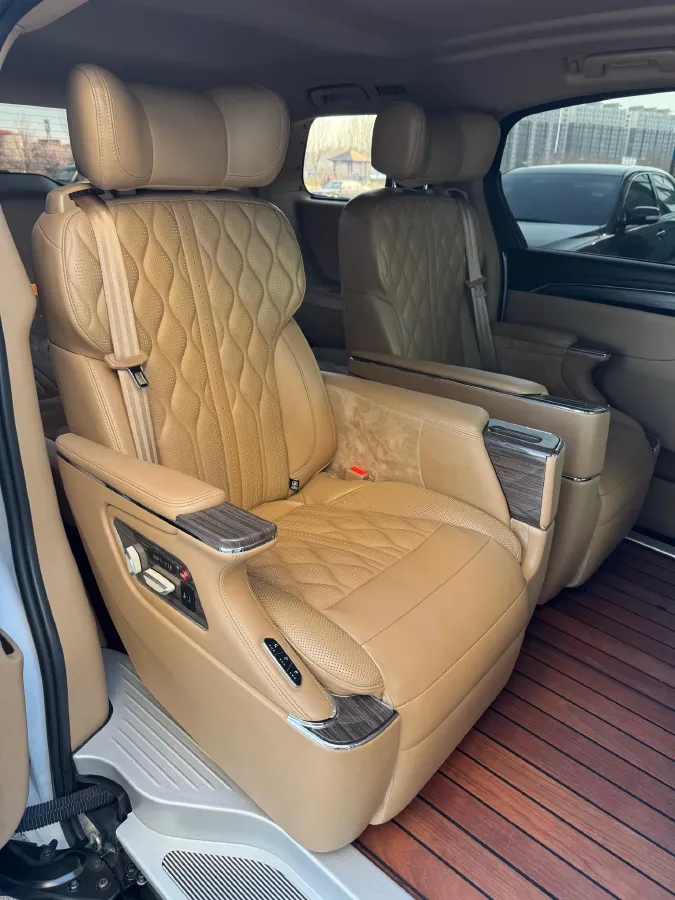 2021 Buick GL8 2.0T 237HP L4 9AT,autocango,china used car exporter,china ev exporter,chinese used car exporter,chinese used ev exporter