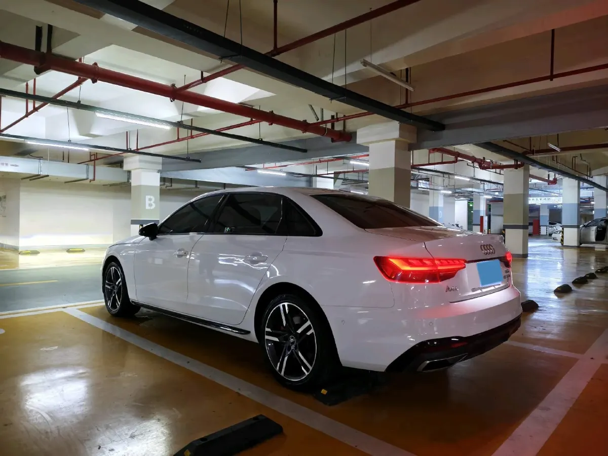2022 Audi A4L 2.0T 190HP L4 7DCT,autocango,china used car exporter,china ev exporter,chinese used car exporter,chinese used ev exporter