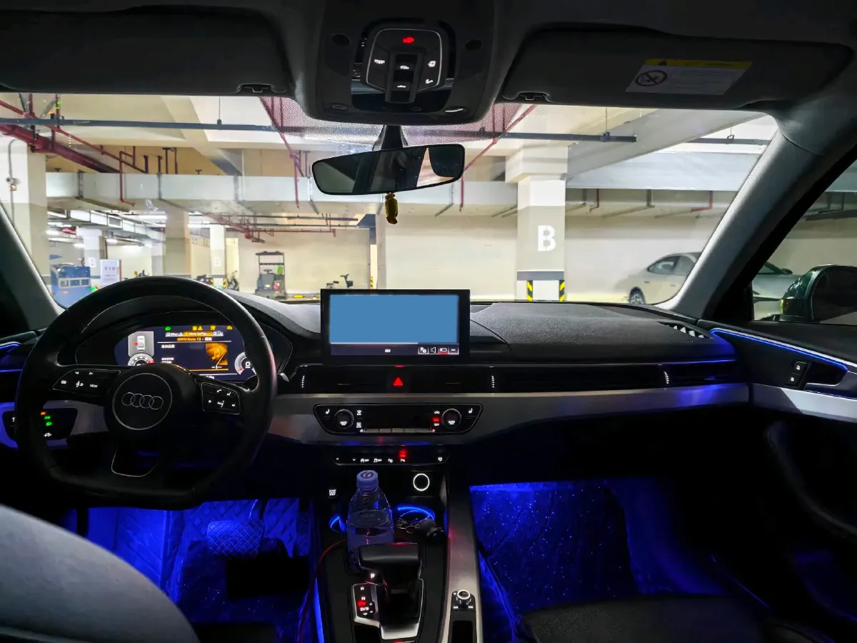 2022 Audi A4L 2.0T 190HP L4 7DCT,autocango,china used car exporter,china ev exporter,chinese used car exporter,chinese used ev exporter