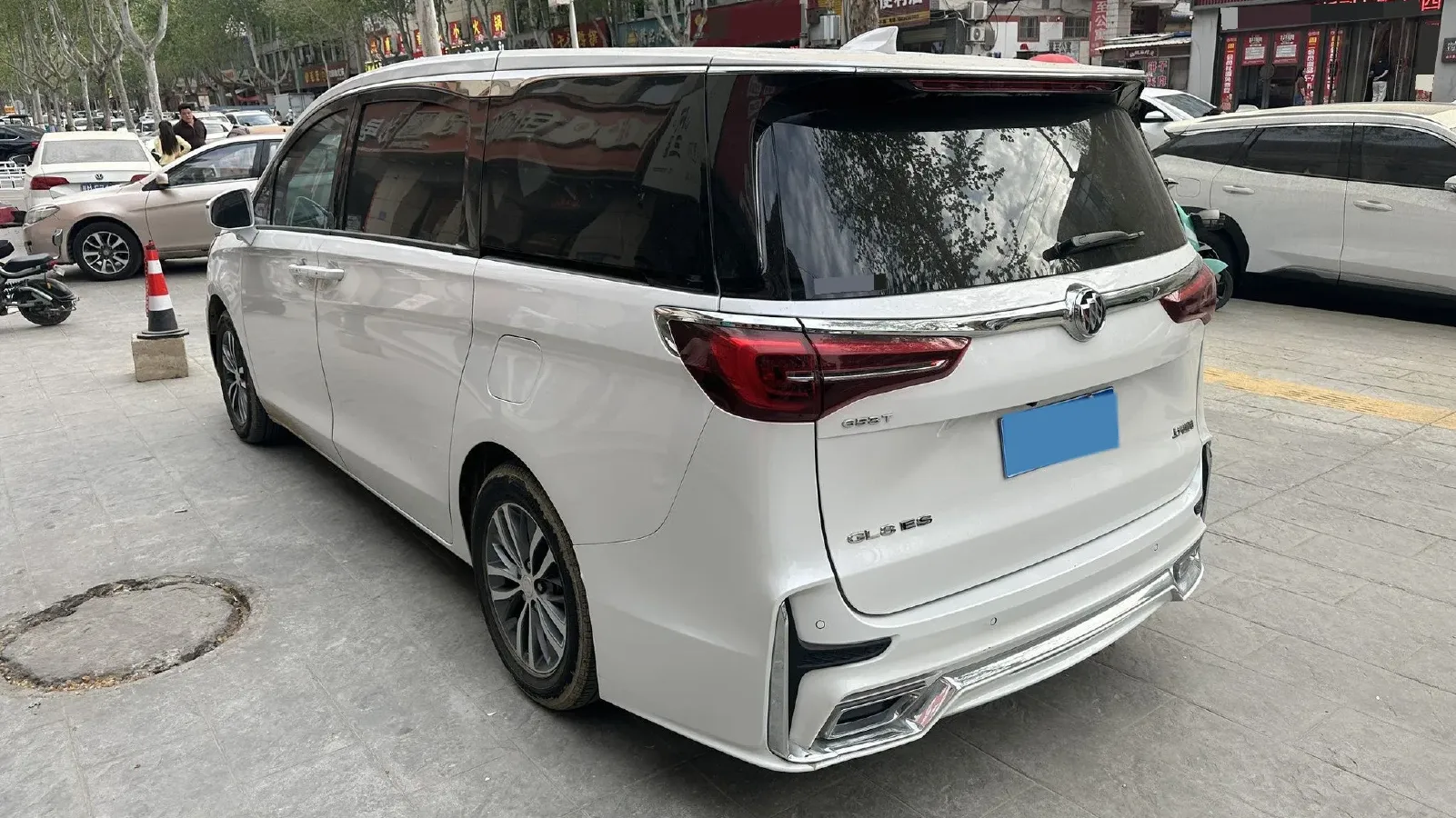 2021 Buick GL8 2.0T 237HP L4 9AT,autocango,china used car exporter,china ev exporter,chinese used car exporter,chinese used ev exporter