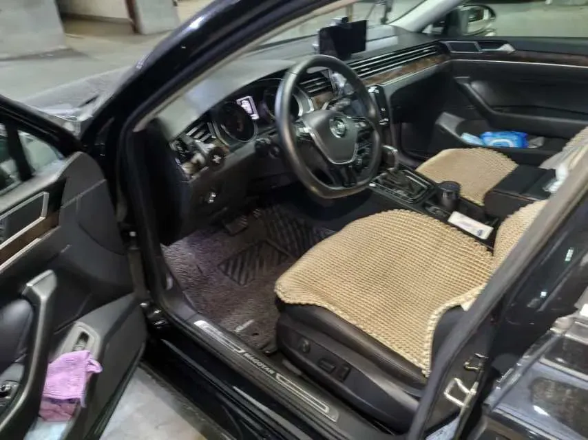 2019 Volkswagen Magotan 2.0T 186HP L4 7DCT,autocango,china used car exporter,china ev exporter,chinese used car exporter,chinese used ev exporter