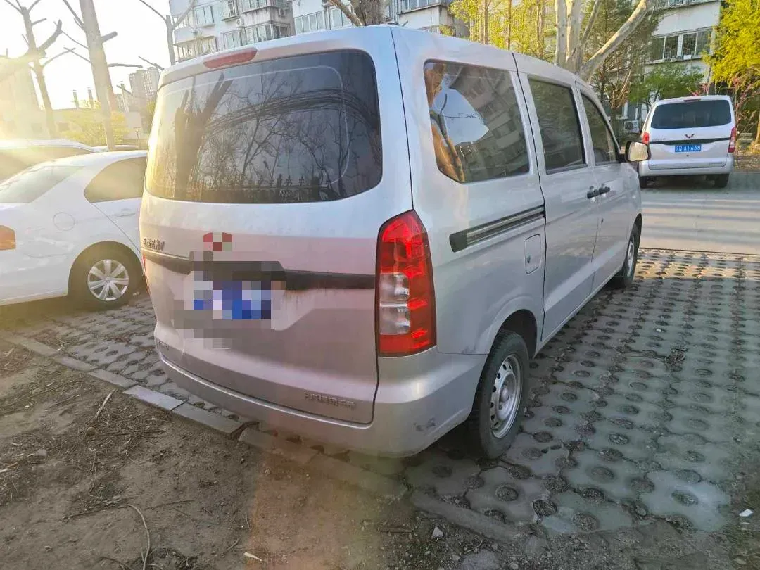 2021 WuLing HongGuang V 1.5L 99HP L4 6MT,autocango,china used car exporter,china ev exporter,chinese used car exporter,chinese used ev exporter