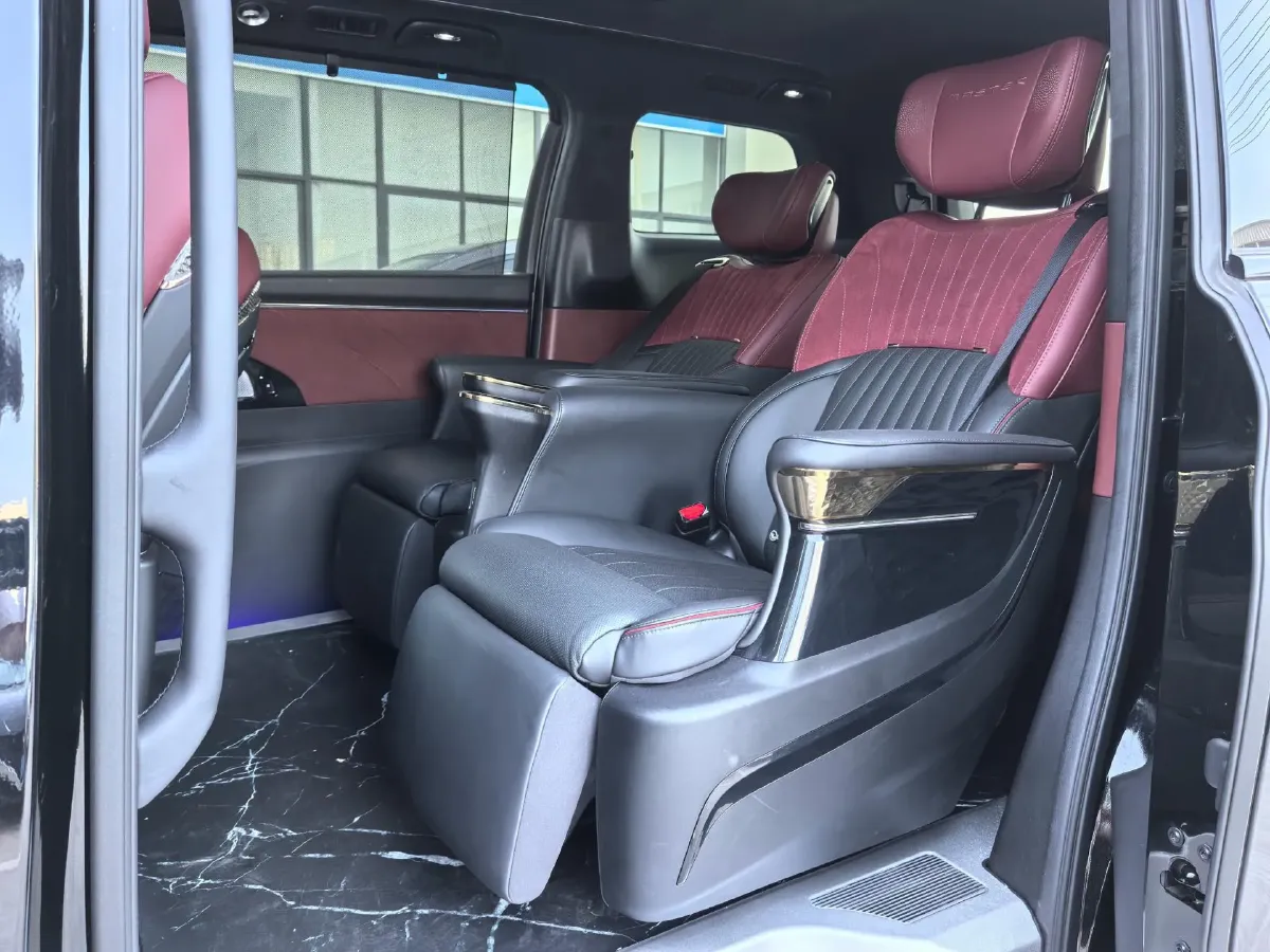 2023 GAC Trumpchi M8 2.0T 252HP L4 8AT,autocango,china used car exporter,china ev exporter,chinese used car exporter,chinese used ev exporter