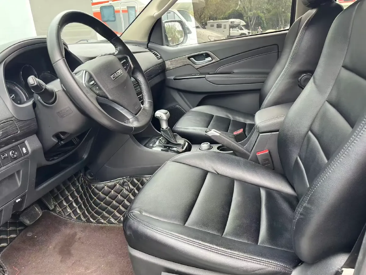 2018 Isuzu Mu-X 1.9T 163HP L4 6AT,autocango,china used car exporter,china ev exporter,chinese used car exporter,chinese used ev exporter