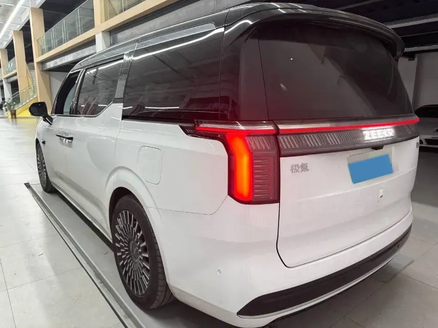 2022 Zeekr 009 BEV 116KWH,autocango,china used car exporter,china ev exporter,chinese used car exporter,chinese used ev exporter