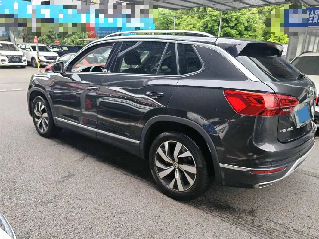 2019 Jeep Cherokee 2.0T 234HP L4 9AT,autocango,china used car exporter,china ev exporter,chinese used car exporter,chinese used ev exporter