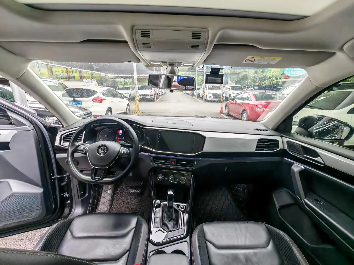 2019 Jeep Cherokee 2.0T 234HP L4 9AT,autocango,china used car exporter,china ev exporter,chinese used car exporter,chinese used ev exporter