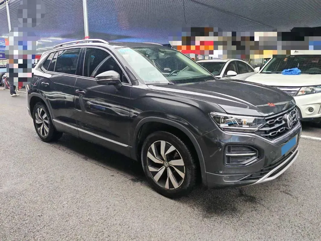 2019 Jeep Cherokee 2.0T 234HP L4 9AT,autocango,china used car exporter,china ev exporter,chinese used car exporter,chinese used ev exporter
