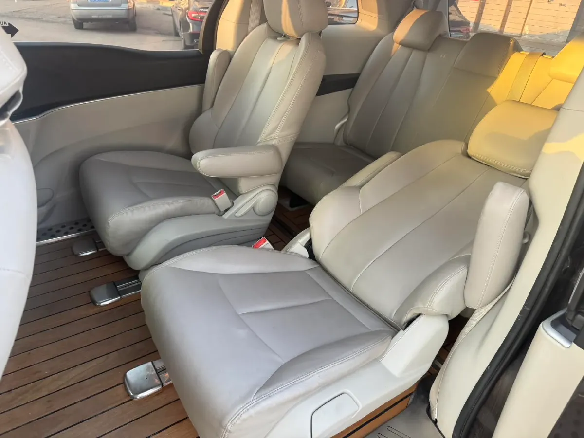 2021 Buick GL8 2.0T 237HP L4 9AT,autocango,china used car exporter,china ev exporter,chinese used car exporter,chinese used ev exporter