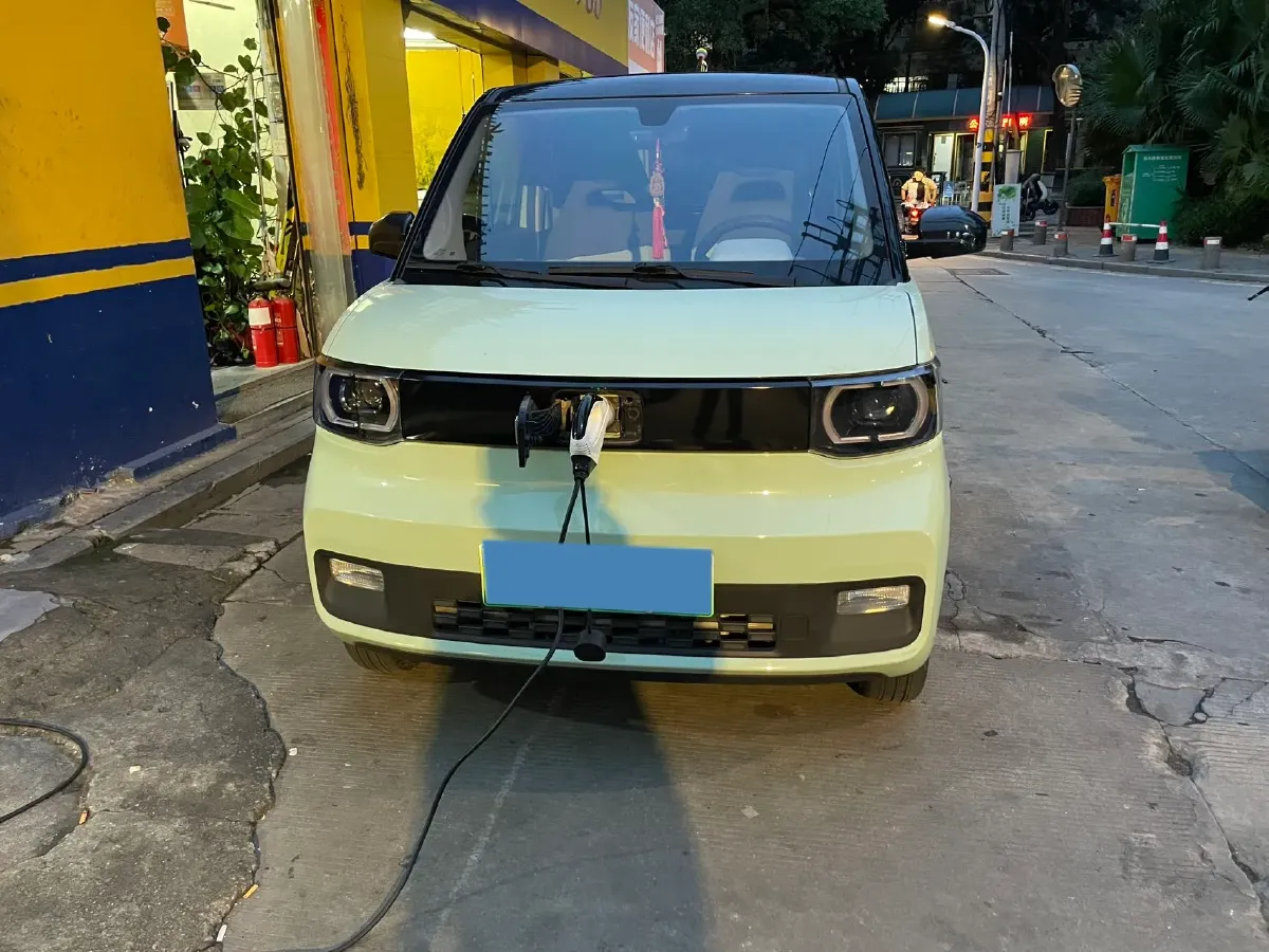 2020 WuLing HongGuang MINI EV BEV 9KWH,autocango,china used car exporter,china ev exporter,chinese used car exporter,chinese used ev exporter