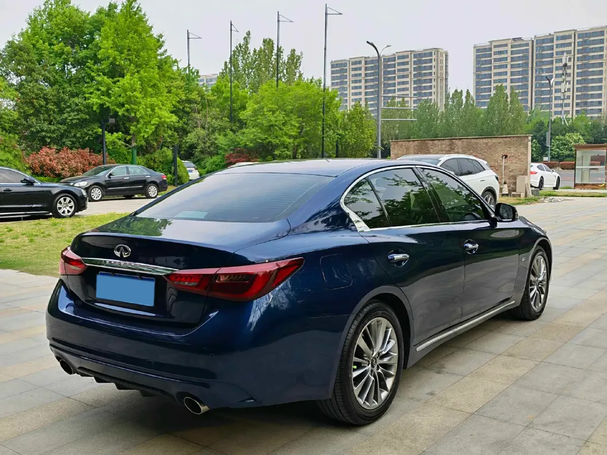 2018 Jeep Grand Commander 2.0T 265HP L4 9AT,autocango,china used car exporter,china ev exporter,chinese used car exporter,chinese used ev exporter