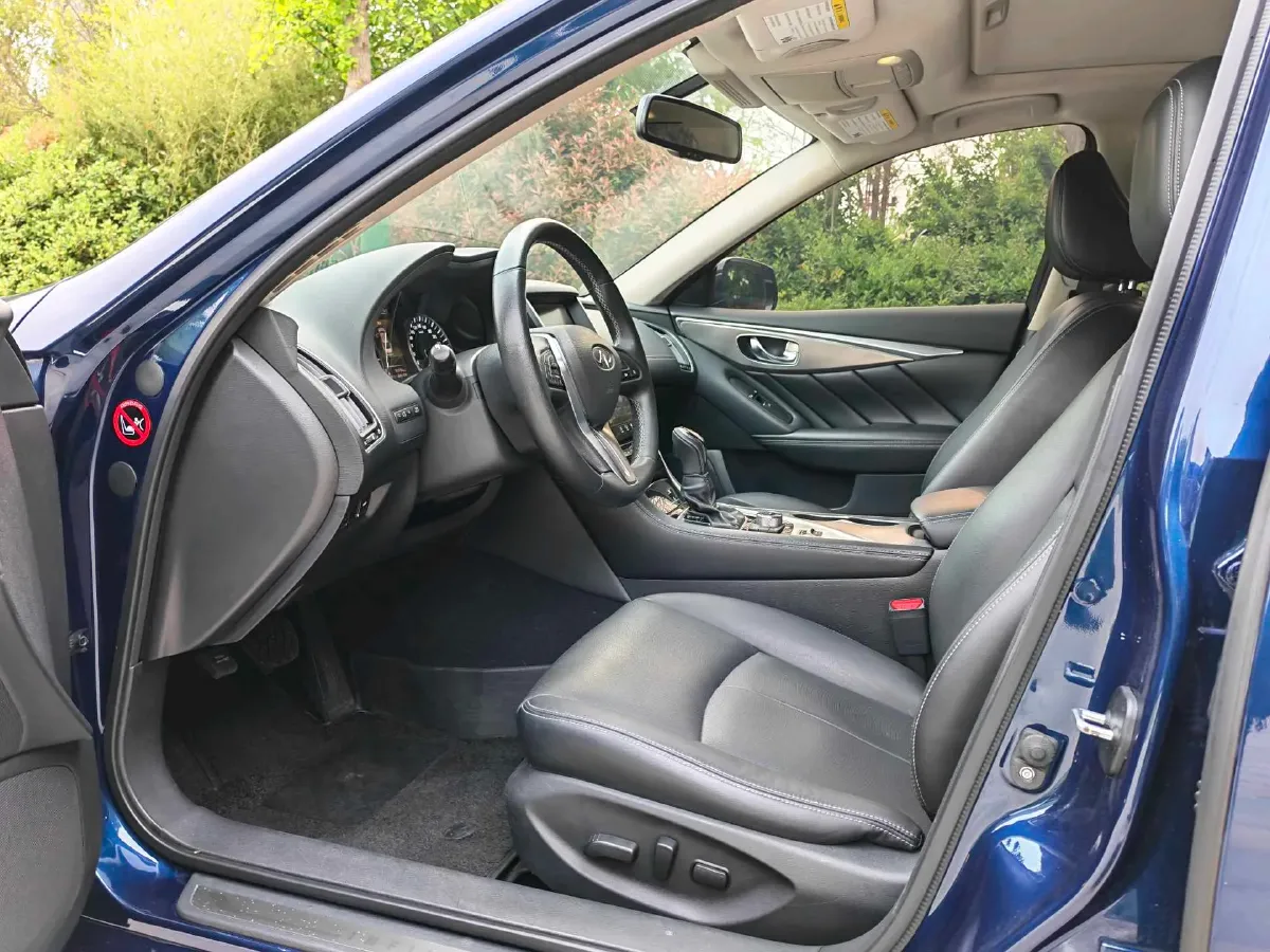 2018 Jeep Grand Commander 2.0T 265HP L4 9AT,autocango,china used car exporter,china ev exporter,chinese used car exporter,chinese used ev exporter