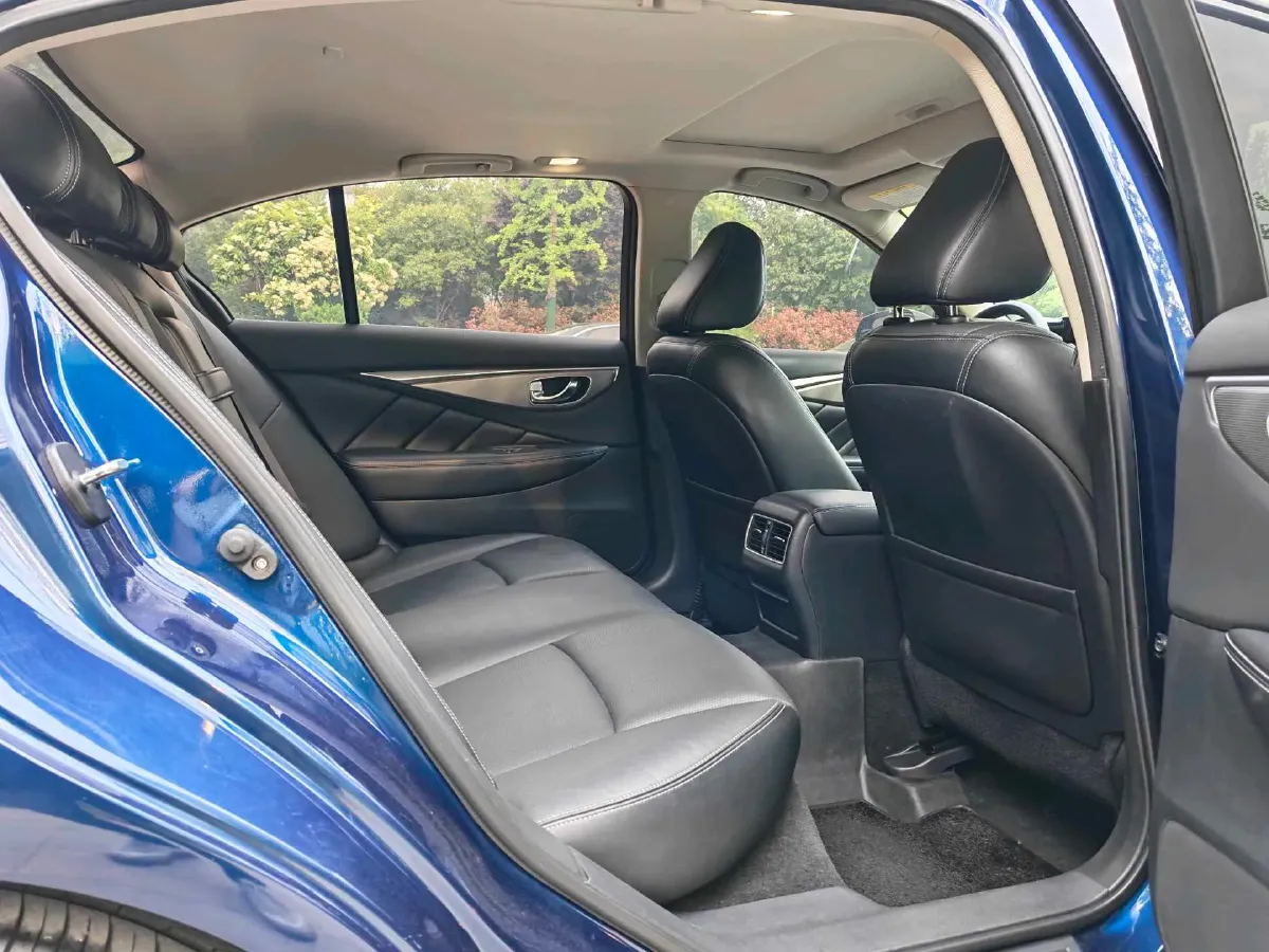 2018 Jeep Grand Commander 2.0T 265HP L4 9AT,autocango,china used car exporter,china ev exporter,chinese used car exporter,chinese used ev exporter